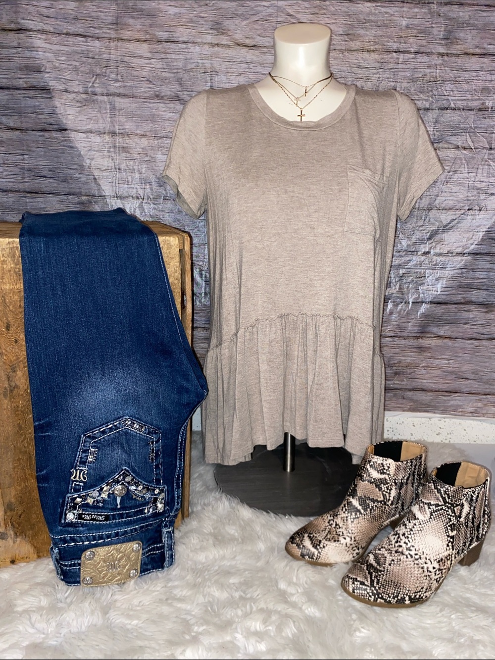 I Ma Belle Short Sleeve Peplum Top